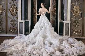 30 Breathtaking Wedding Dresses For Glamorous Brides Praise Wedding Expensive Wedding Dress Wedding Dresses Bridal Gowns