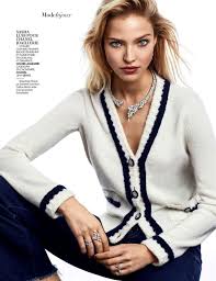 Estamos interesados en hacer de este libro elsa*hosk eva*herzigova uno de los libros destacados porque este libro tiene cosas interesantes y puede ser útil para la mayoría de las personas. Eva Herzigova Taylor Hill Blanca Padilla Daria Strokous Madame Figaro 12 06 2019 Issue Celebmafia