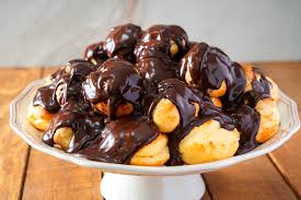 Profiterol resmi
