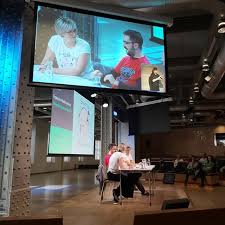 Vuelta Al Espacioftef Con Un Nuevo Espacio Madresfera Hoy Con Mattproacademy Y Elfuns Como Invitados Hablando Sobre Videojueg Color Blocking Esp Instagram