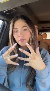 Candice Gilmore's Instagram, Twitter & Facebook