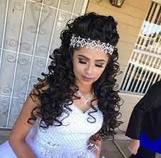 Quinceanera Hairstyles For Curly Hair Curly Hairstyles Hairstylesforcurlyhair Quinceanera Quince Hairstyles Hair Styles Quinceanera Hairstyles