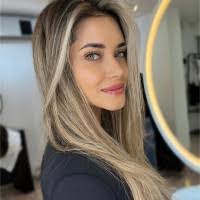 Camila Thomas's Instagram, Twitter & Facebook