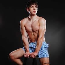 Summer & Style 📸 S out to @studio1.photo for helping out with this first  shoot. Looking forward to adding to these fantastic first shots 🔥