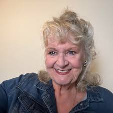 Mackenzie Thorpe added a new photo.