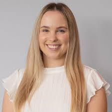 Ella Hicks's Instagram, Twitter & Facebook