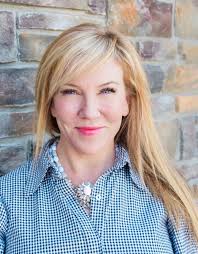 Tow-Mater Truck Heads Up the Ghost Stroll