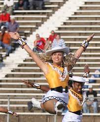 Apache Belle Jump Splits Drill Team Pictures Dance Teams Basketball Senior Pictures