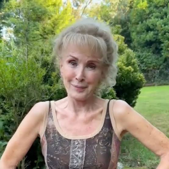 Coronation Street's Bev Callard congratulated as she shares happy cancer  news - The Mirror