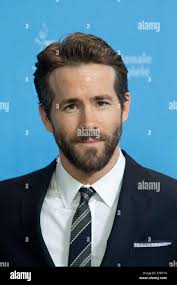 Ryan reynolds 2015 hi-res stock photography and images