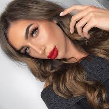 Alex Perrin's Instagram, Twitter & Facebook