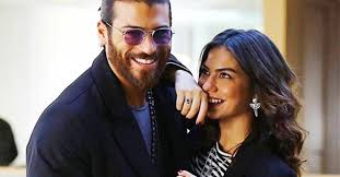 Sevgilisi can yaman'ı soran muhabirlere ayrıldıklarını söyleyen oyuncu, can bey'i artık sormuyoruz, üzerine konuşacak bir şey yok. Can Yaman Ile Ask Yasayan Demet Ozdemir Dansiyla Olay Yaratti