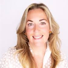 Chandra Worthy's Instagram, Twitter & Facebook