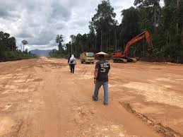 Beragam aktivitas yang dilakukan warga di kabupaten malinau, provinsi kalimantan utara, dalam rangka merayakan tahun baru 2021. Pengerjaan Jalan Seputuk Ktt Batu Lidung Malinau Tuntas 100 Persen Jurnalkaltara Com