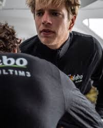 𝑺𝒆́𝒂𝒏𝒄𝒆 𝒅𝒆 𝒓𝒂𝒕𝒕𝒓𝒂𝒑𝒂𝒈𝒆 📸 Hier à la mi-journée, la  @rolexfastnetracecherbourg a donné le coup d'envoi de son édition du  centenaire depuis Cowes 🇬🇧 Retour en images sur ce magnifique départ dans  le