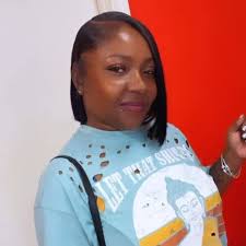 Who Can Do Neat Large Knotless Braids Or Zig Zag Stitch Braids?