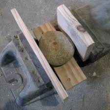 How To Drill Holes In Beach Stones Stone Crafts Dremel Crafts Beach Stones