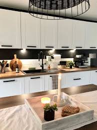 Cuisine Blanche Et Bois In 2020 Modern Interior Design House Styles Modern Interior