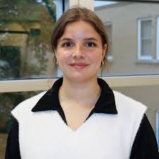 Toute la communauté du Laflèche souhaite la bienvenue à Marie-Anne Genest-Roy,  stagiaire en art-thérapie! 👩‍🎨 Marie-Anne a complété un baccalauréat en  psychologie à l'Université de Sherbrooke et est présentement étudiante à la