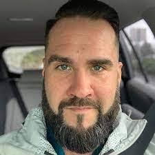 Dustin Baumgardner's Instagram, Twitter & Facebook