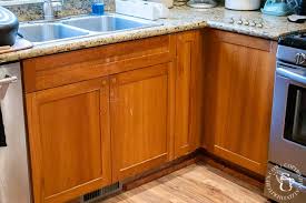 Benjamin moore collingwood oc 28. Diy Painting Our Kitchen Cabinets With White Milk Paint Catz In The Kitchen