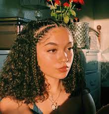#medium length hairstyles #medium hairstyle #haircuts for fine hair #cute hairstyles for curly hair #bridal hairstyles for short hair. ð©ð¢ð§ð­ðžð«ðžð¬ð­ ð¨ð«ð¥ð±ð§ðžð¯ð¥ð² In 2020 Curly Hair Styles Natural Hair Styles Cute Curly Hairstyles