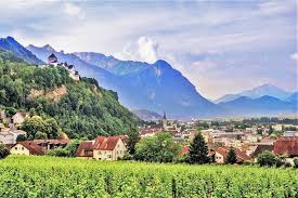 Vaduz bietet perfekte locations für ihre traumhochzeit. Vaduz In Liechtenstein City To Visit In The Alps