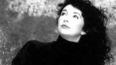 Kate Bush překonala odpor k živému hraní. Po 35 letech