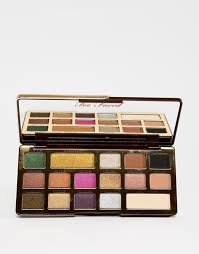 I can definitely smell some cocoa as the other chocolate bar palettes, but i am not too sure how true is the real gold part. Too Faced Chocolate Gold Eye Shadow Palette Saluscampusdemadrid