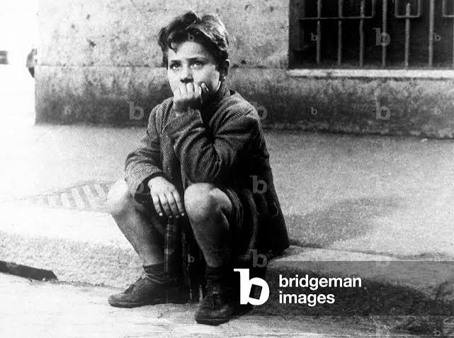 Image of The Bicycle Thief (Ladri di biciclette), 1948 (film still)