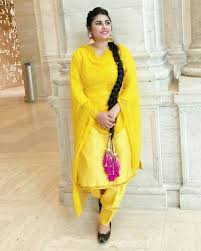 Black And Yellow Suit Salwar Pin By Jasveer Singh Guraya On Suit Patiala Suit Designs Punjabi Dress Design Mehendi Outfits
