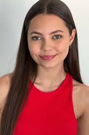 Chloe Marsh's Instagram, Twitter & Facebook