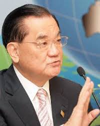 Lien denies discussing peace treaty with Hu at APEC