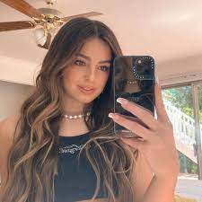 Obsessed out on all platforms. Addison Rae Dishes On Kourtney Kardashian Her Beauty Brand More E Online
