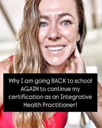 Well hello there, it's so nice to see you here! 👋🏻 Let me introduce  myself, I'm Melissa, your bubbly, energetic, supportive neighbor. I'm a  wife to an amazing man, a momma to