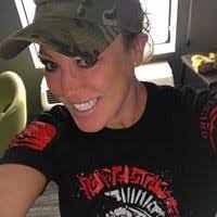 Michelle Deland's Instagram, Twitter & Facebook