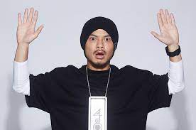 The teasing and waiting is over, as namewee finally announces he will be embarking on a brand new tour, with multiple stops all around the globe. Namewee Wants To Break A World Record With His Music Video And He Needs Your Help Entertainment Rojak Daily