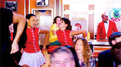 Tumblr N7l9f3xyxb1ra5gbxo6 R1 250 Gif 245 137 Glee Glee Cast Finn Hudson