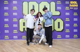 유앤비) is a south korean boy band formed through the kbs reality show, the unit. Feeldog Jun And Euijin Talk About Their Friendship Promise With Fans And More During Mini Unb Reunion Soompi