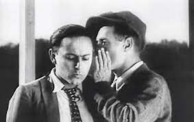 Următorul film, cunoscut sub denumirea de „the dickson experimental sound film, este considerat a fi primul videoclip muzical din lume. Care A Fost Primul Film Romanesc IatÄ Imagini Din PeliculÄ