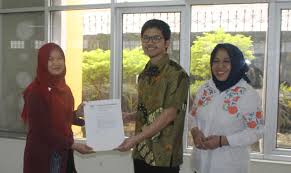 Anda bisa datang langsung ke sekolah alam palembang, bisa juga menghubungi kami melalui saluran telepon dan whatsapp. Tk Igm Kenalkan Pendidikan Bahasa Inggris Sejak Dini Di Sekolah Berita Igmtvnews Com