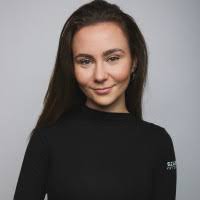 Regina (Junior stylist fodrász, Hajgyógyász) Kaltenecker