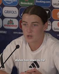 🤣 "I'm going to break this in a minute!" Ahead of Sunday's  #ButeEnergyWelshCup final, Wrexham duo Amber Lightfoot and Carra Jones take 