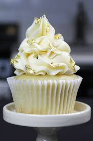Vanilla Cupcake Recipe With Oil Easy One Bowl Recipe Recipe Vanilla Cupcake Recipe Cupcake Recipe With Oil Vanilla Cupcake Recipe With Oil
