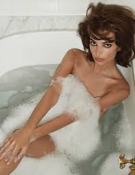 Emily ratajkowski debuted a new light brown bob at rihanna's diamond ball. Emily Ratajkowski Paper Magazine 2018 Cover Photoshoot Fashion Gone Rogue