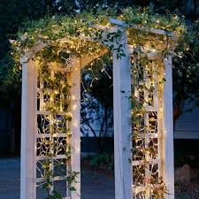 Decoration En Guirlandes Exterieures Et Bougies Led De Noel Deco Noel Exterieur Arche Jardin Et Guirlande Exterieur
