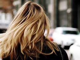 Schiarire una tinta castano scuro o nera con il degradé. Degrade Scopri In Cosa Consiste E Come Si Fa La Decolorazione