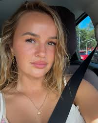 Elly Miles (@ellymiles) • Instagram photos and videos