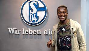 Seule et unique page facebook officielle de hamza mendyl, latéral gauche international marocain de. Schalke Neuzugang Hamza Mendyl Gegen Die Bauchschmerzen