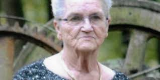 Lois Groves's Instagram, Twitter & Facebook